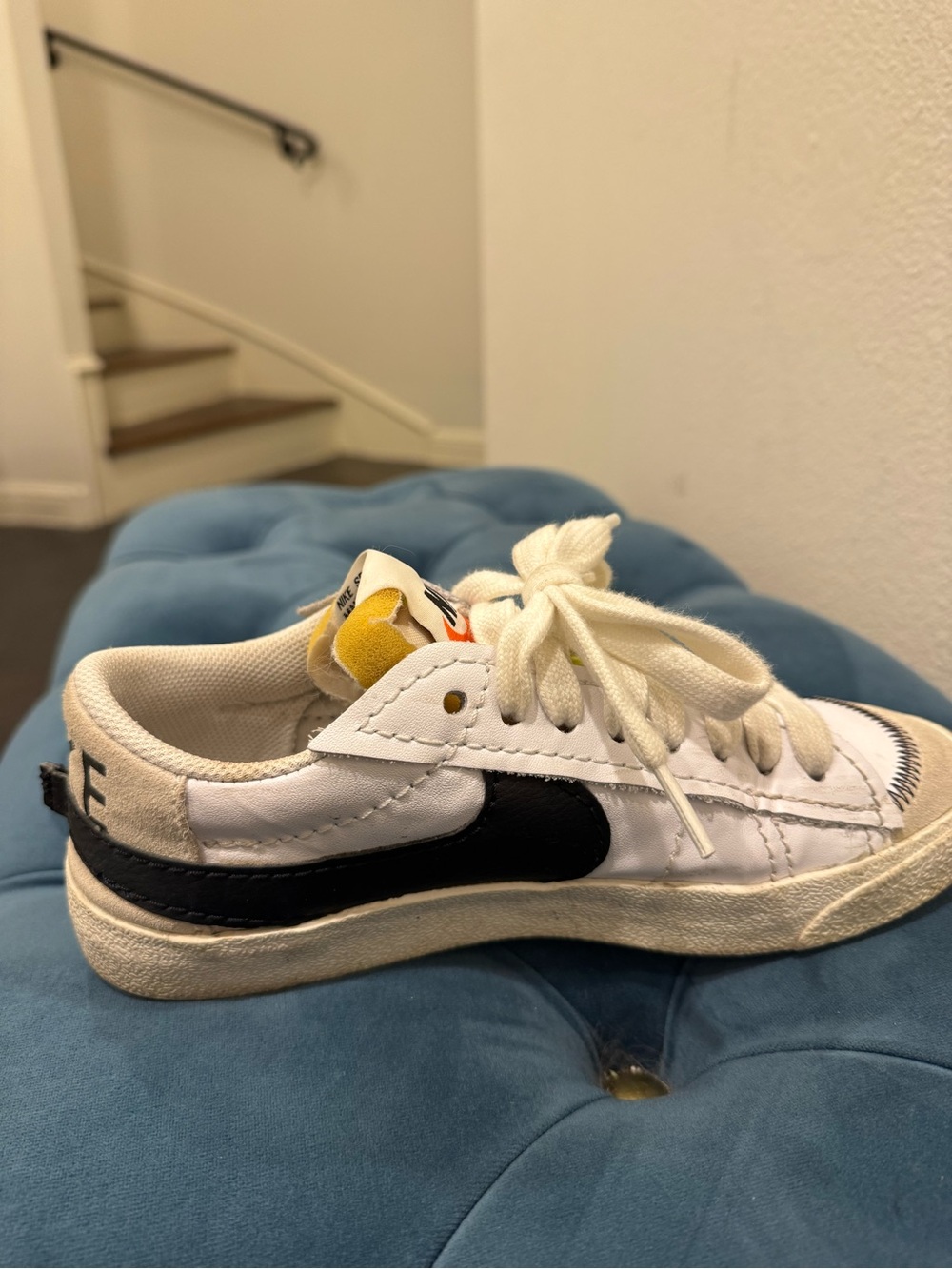 Nike Women's White Black Low-Top Sneakers